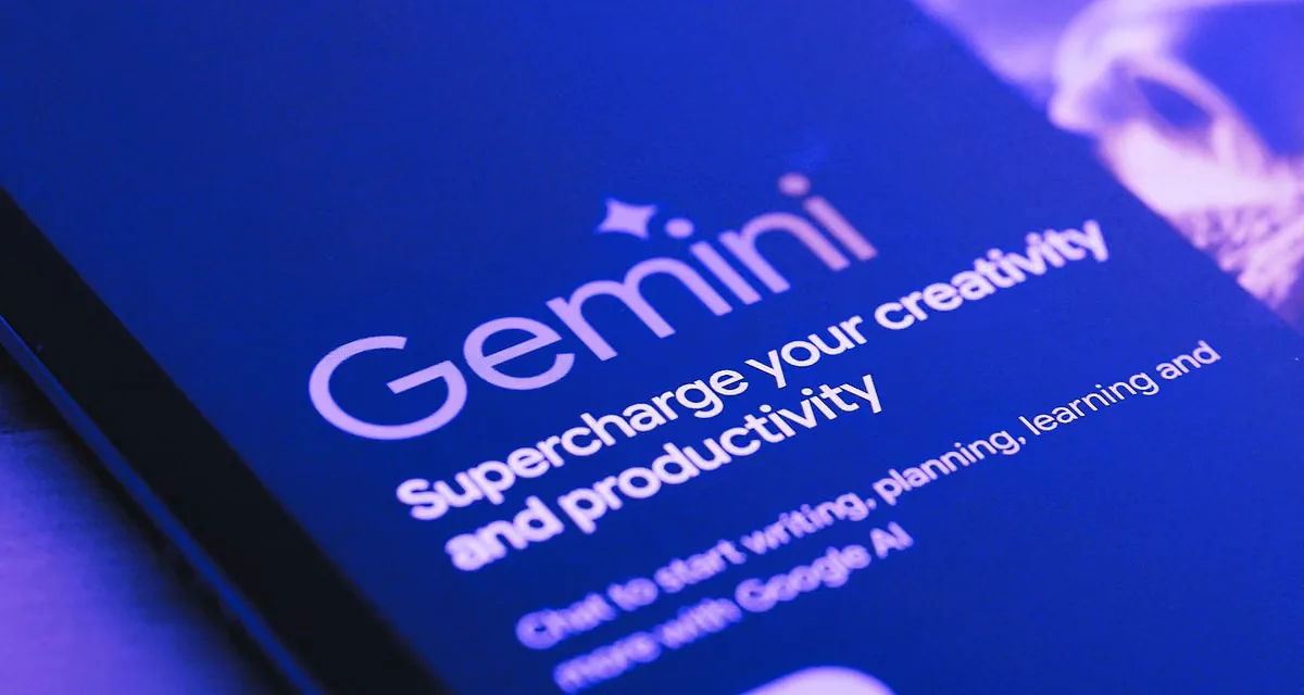 Cuatro agentes de Gemini 4 coordinándose en Minecraft mediante Mineflayer